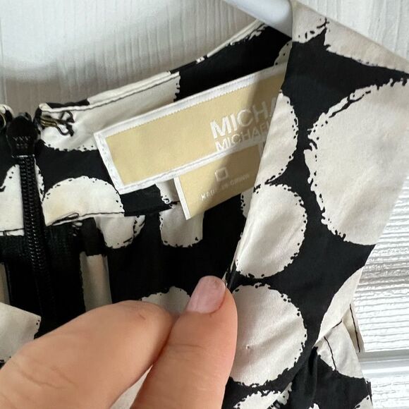 Michael Kors Silk Blouse Size 0 - Picture 3 of 3